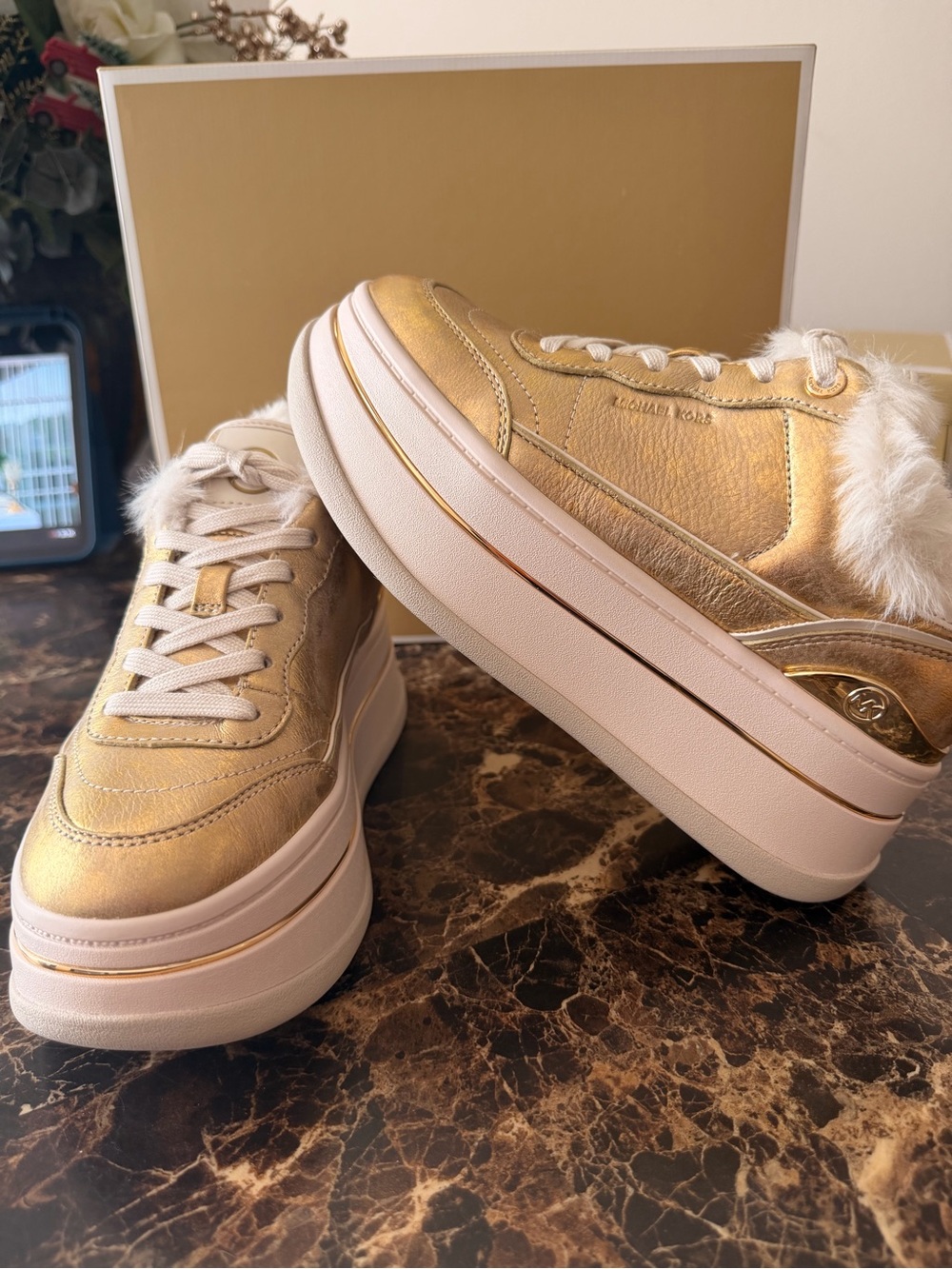 NWT Michael Kors Hayes Lace Up MetallicGold LeatherPlatformSneakers FurTrimUS6.5